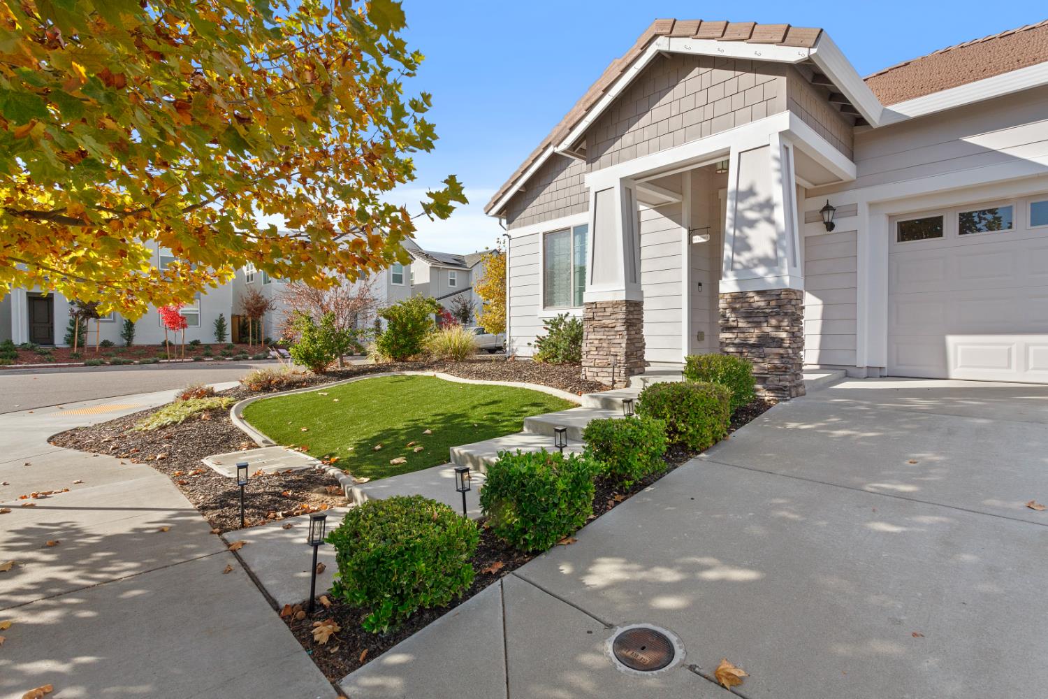 3001 Oak Trail Way