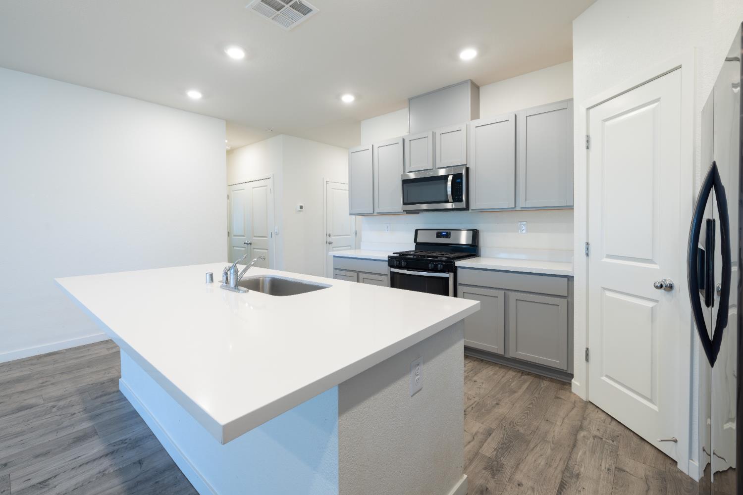 2057 Skipper Cove Way