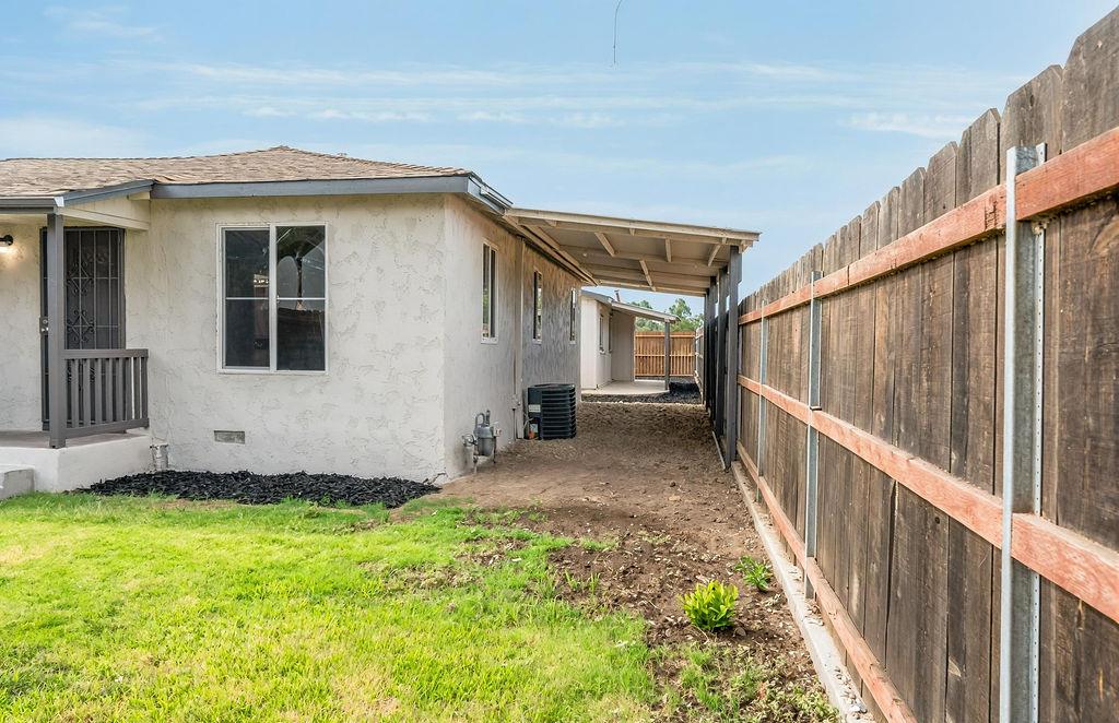 942 W Childs Avenue - Photo 4