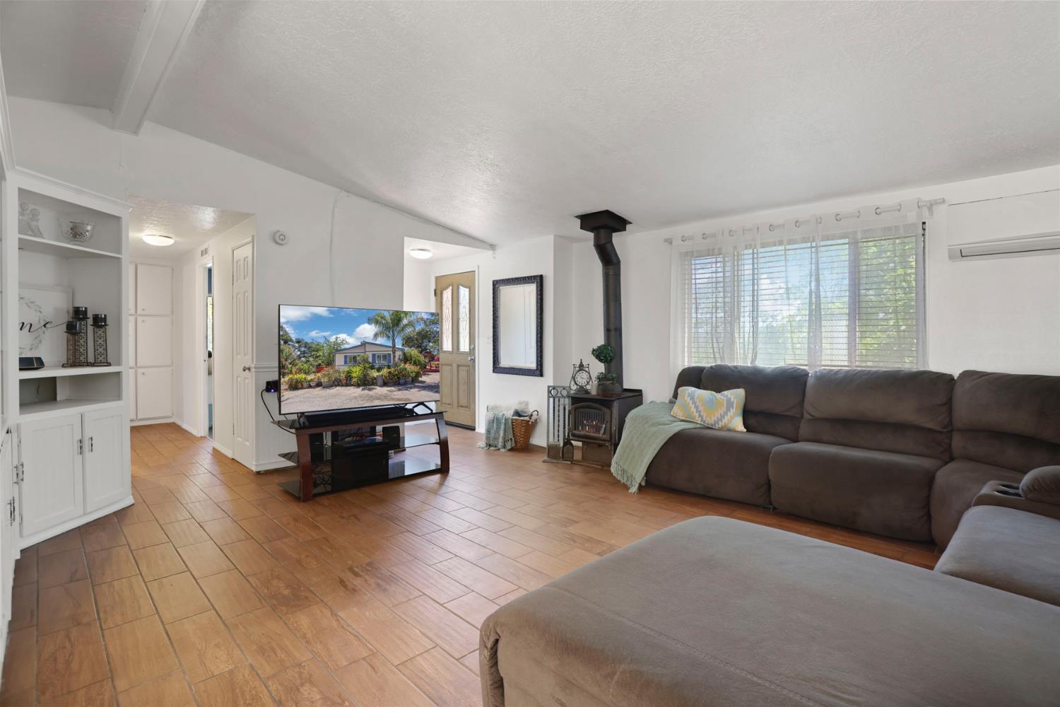 901 Quail Oaks Road