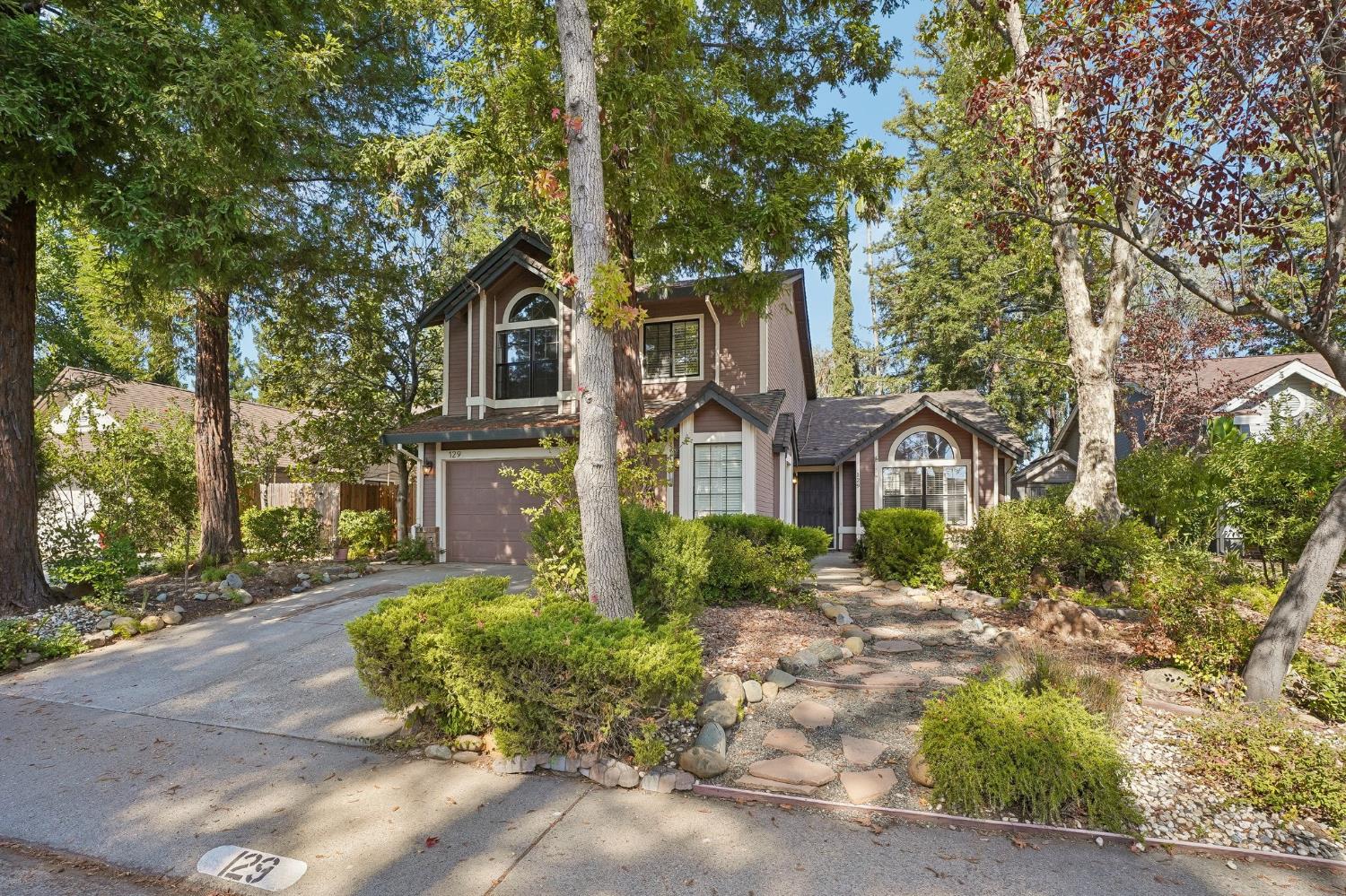 129 Chesterfield Way