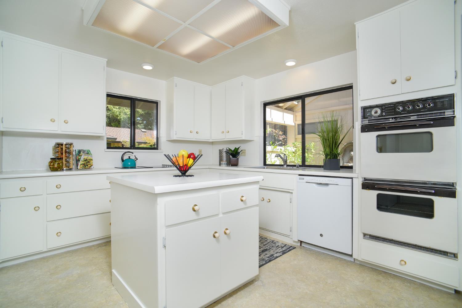 1262 Commons Drive