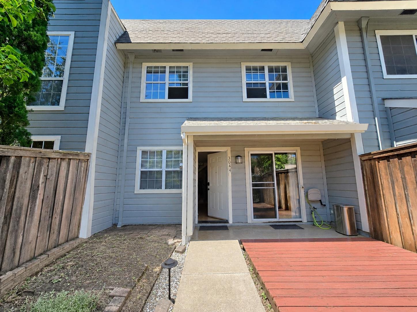 3044 Woods Circle