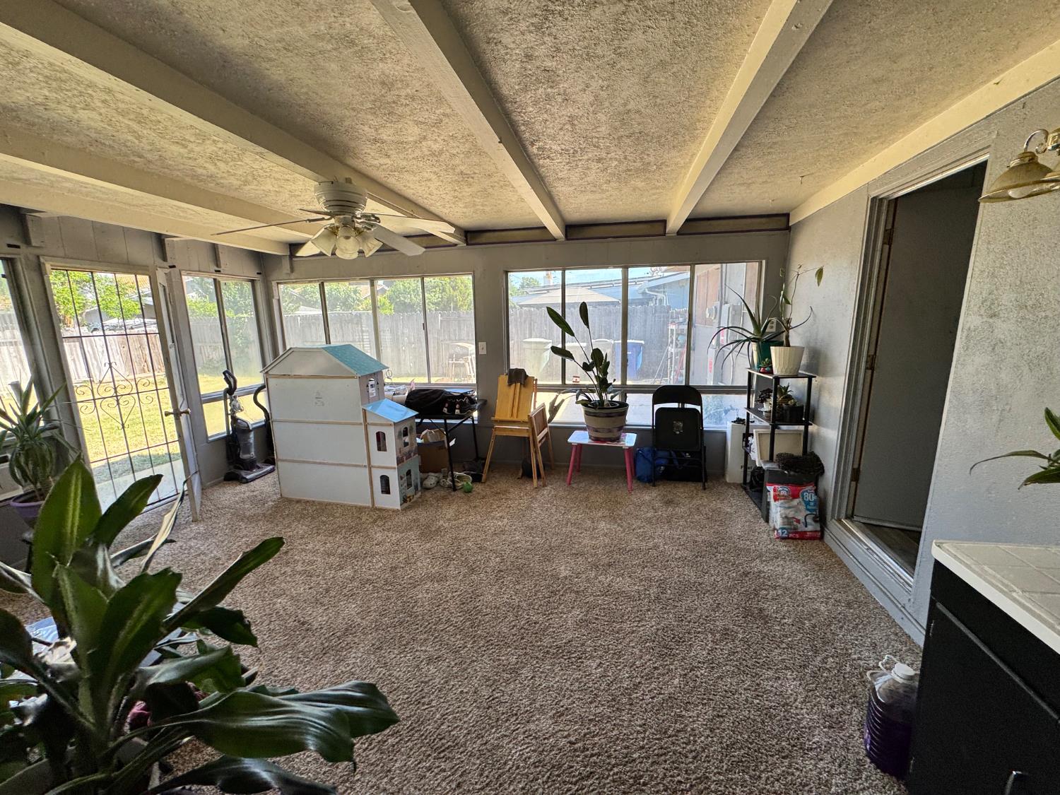 980 Sydney Lane