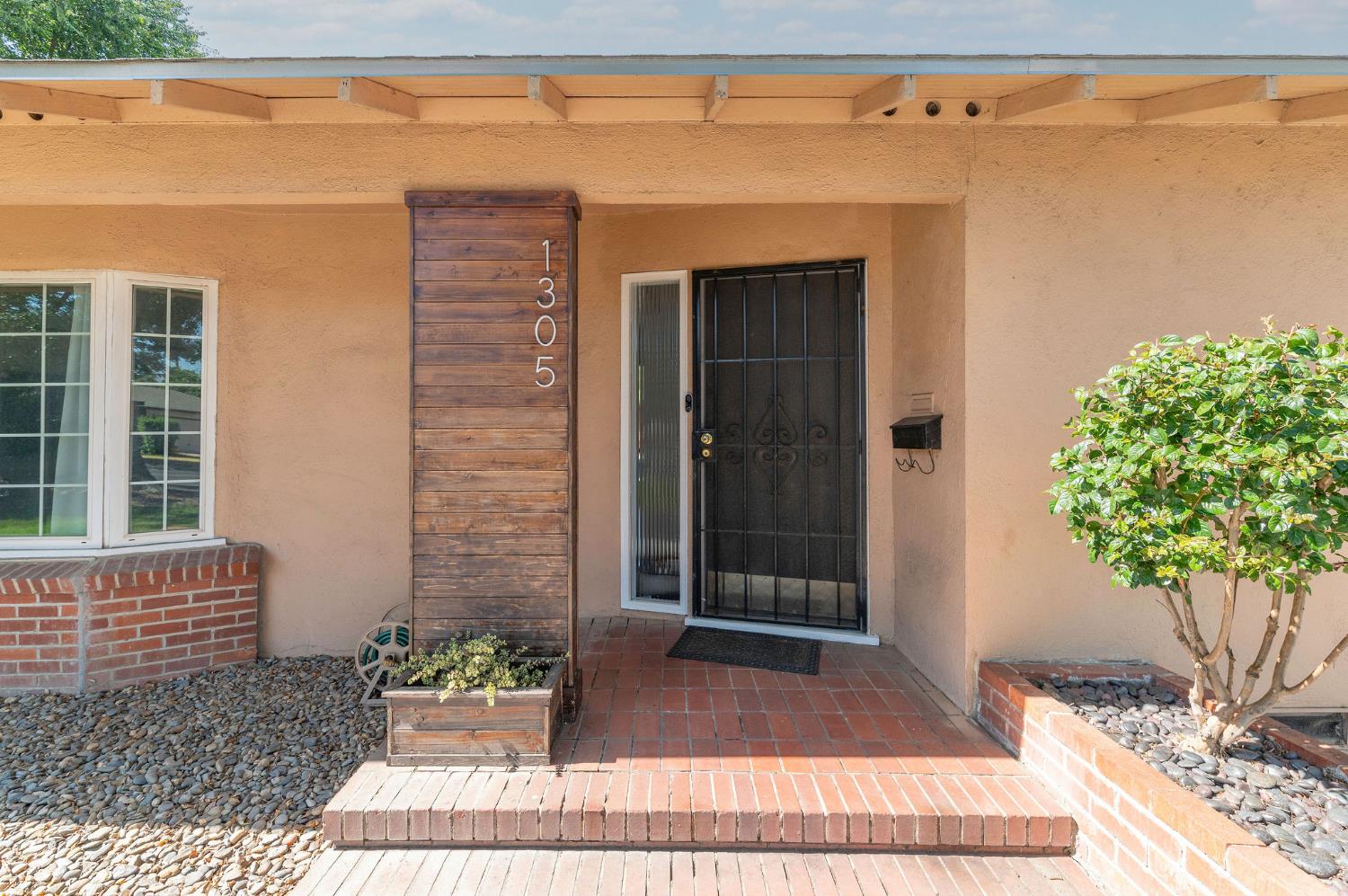 1305 Glenwood Drive