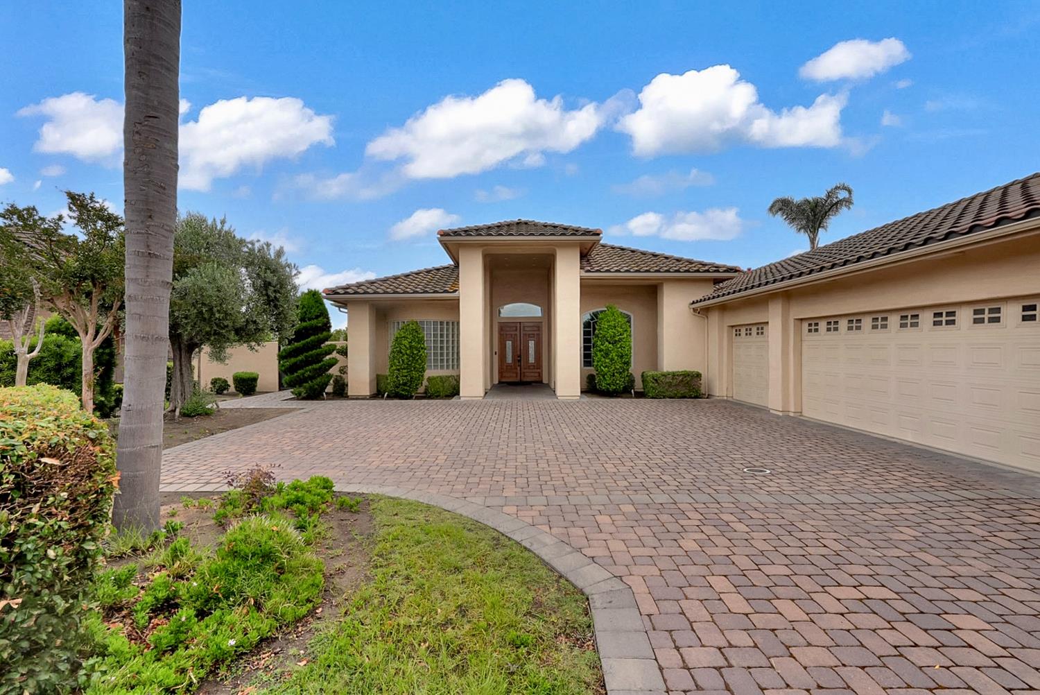 3010 Golf Drive