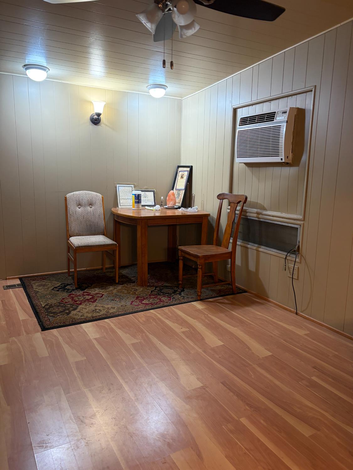 425 Twentieth Century A-04