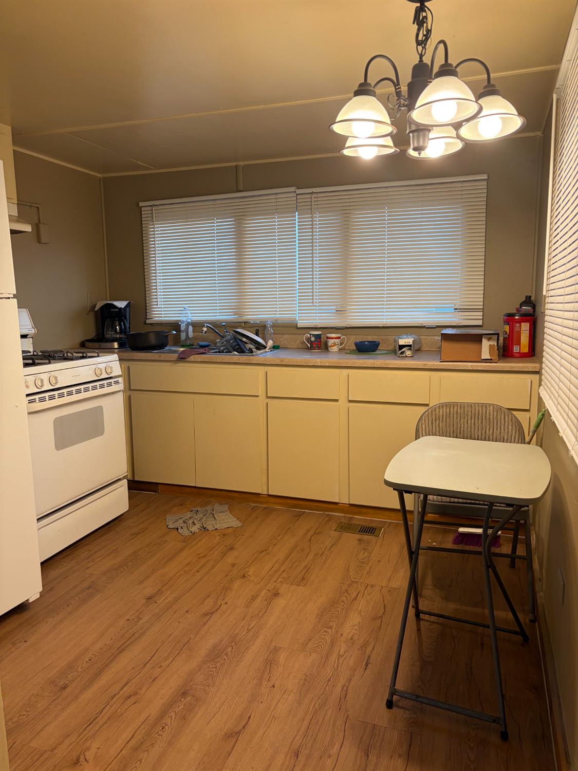 425 Twentieth Century A-04