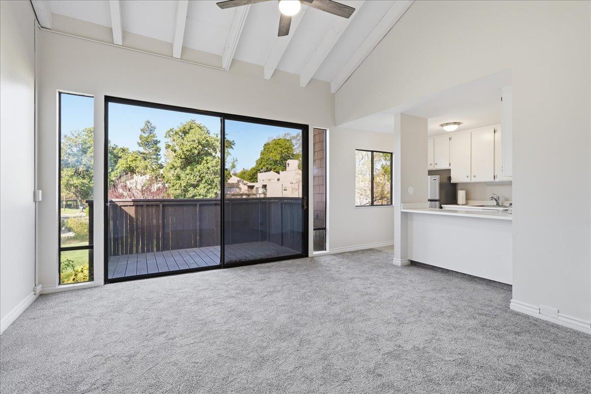 820 Woodside Lane E.. 3