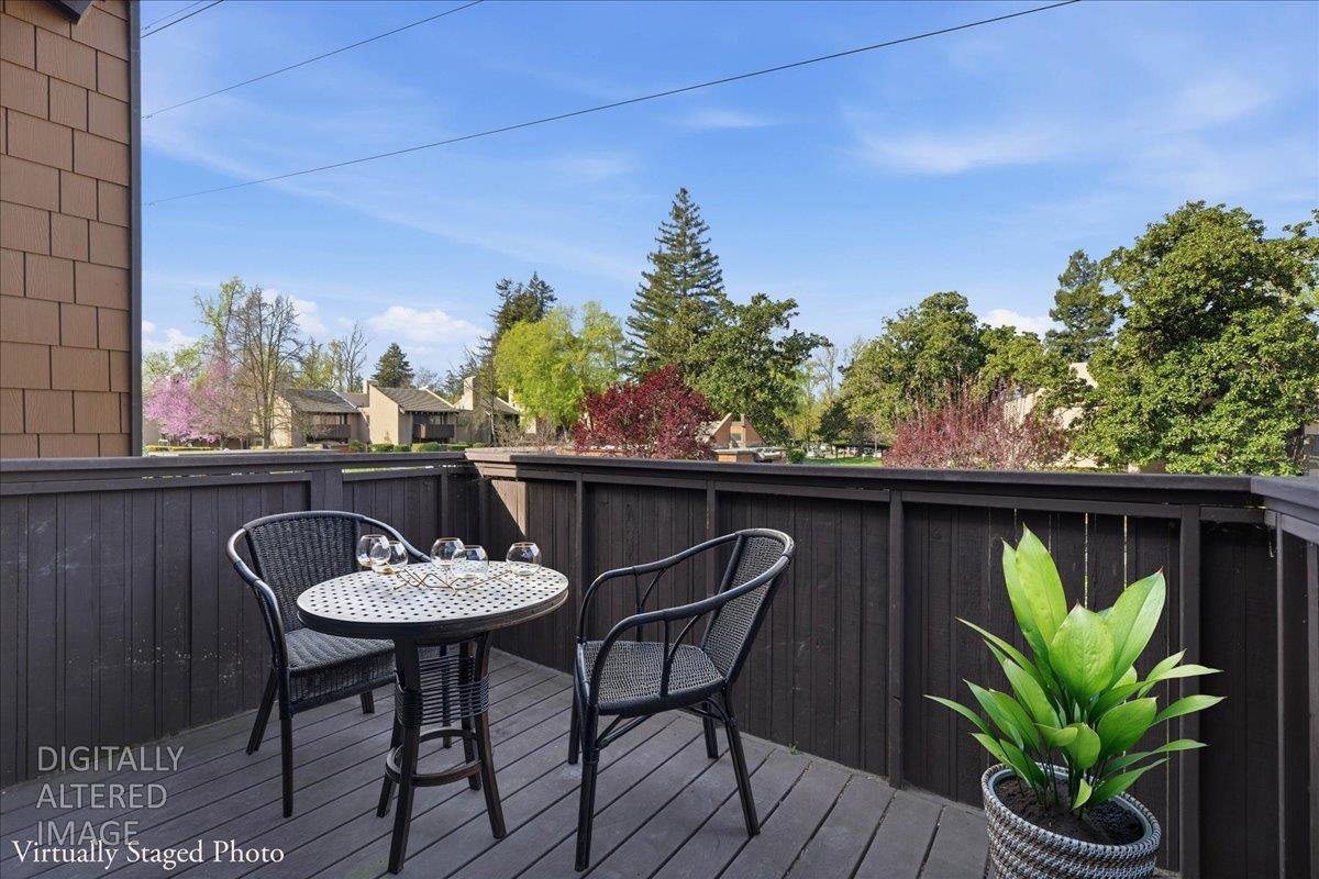 820 Woodside Lane E.. 3