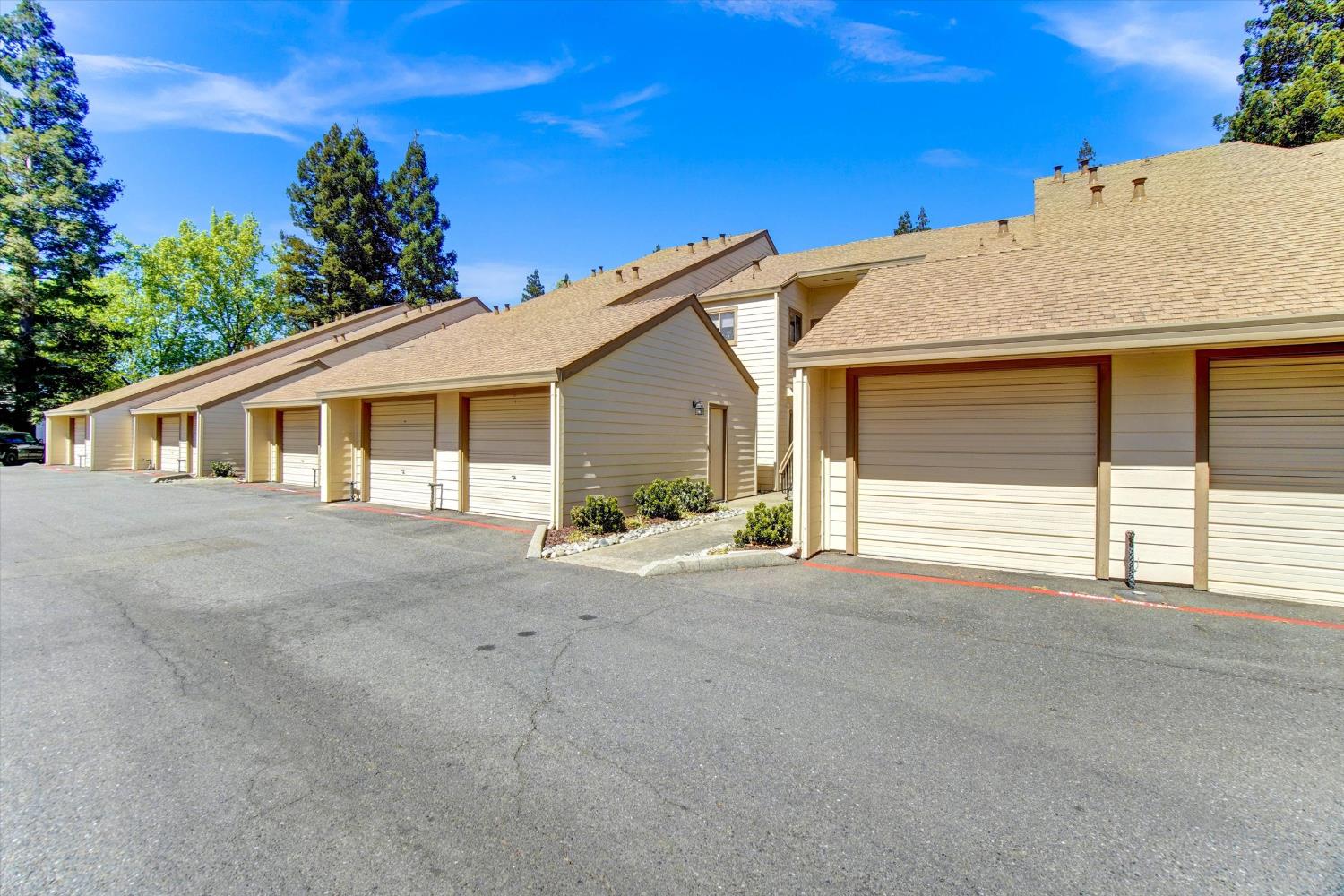 5637 Walnut Ave. 34