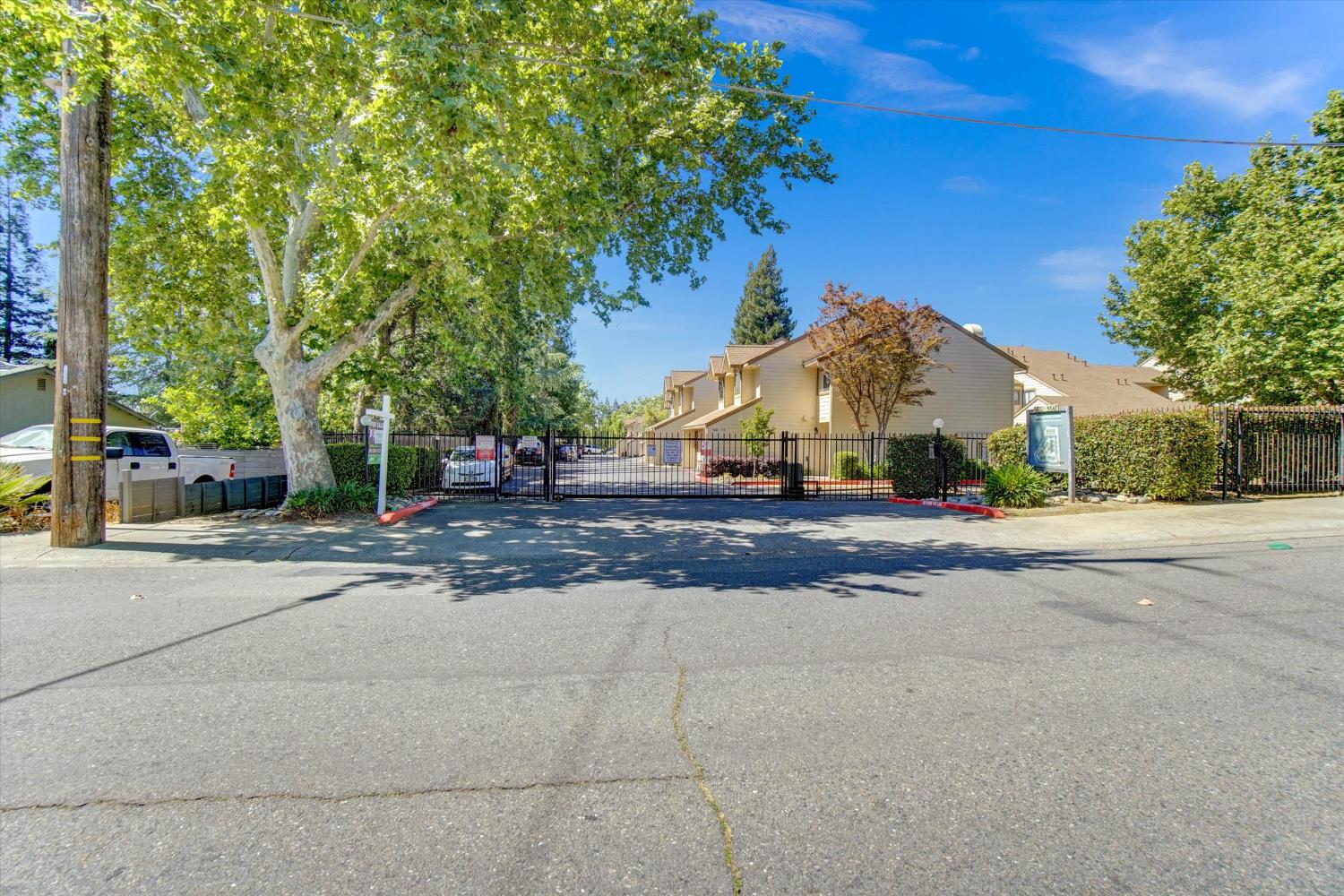 5637 Walnut Ave. 34