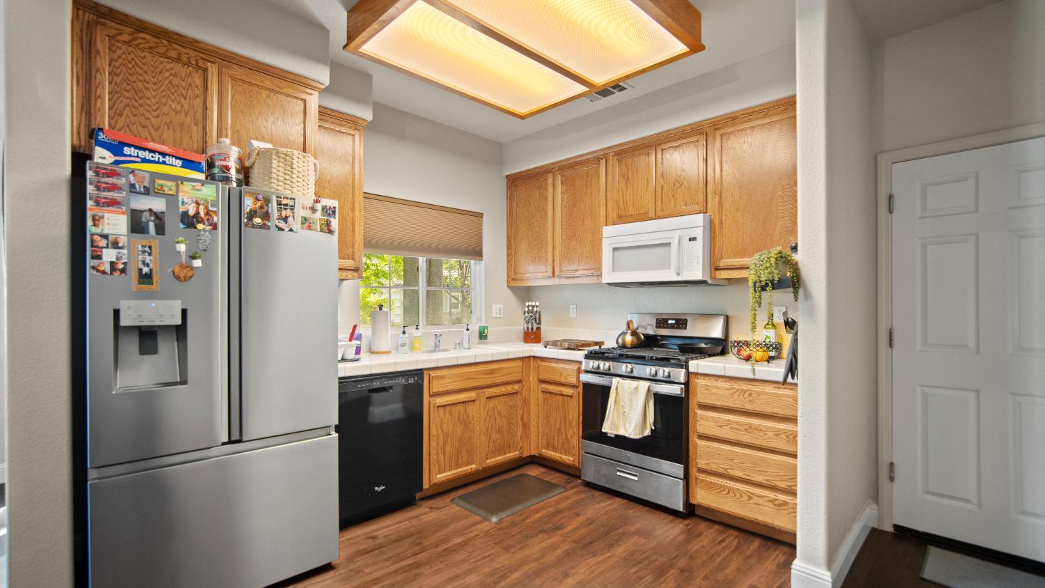 Lodi, California 95242, United States, 3 Bedrooms Bedrooms, ,3 BathroomsBathrooms,Residential,Active,141183