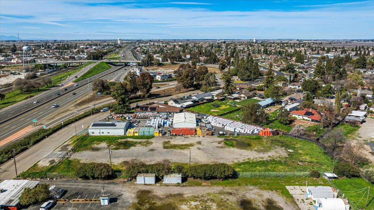 341 S PARALLEL Avenue