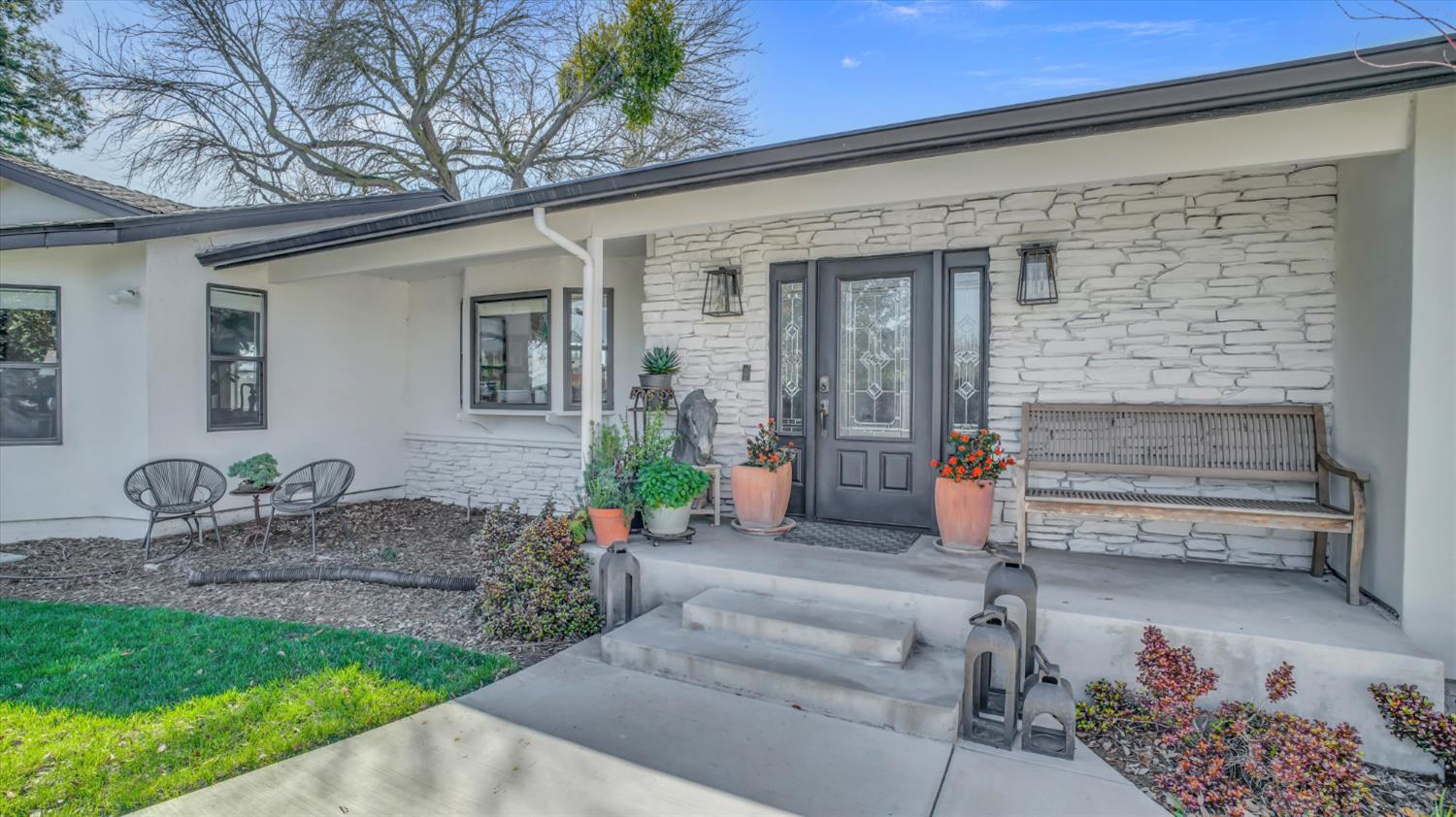 6613 Woodland Avenue