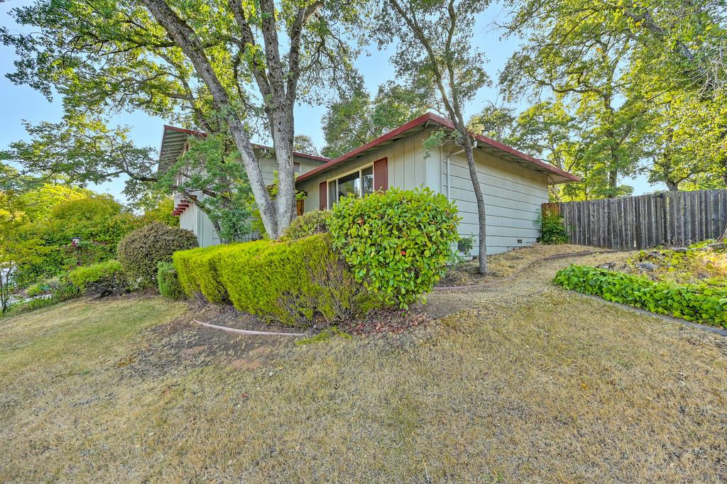 987 King Henry Way