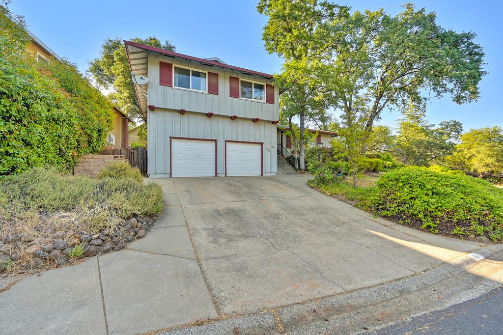 987 King Henry Way