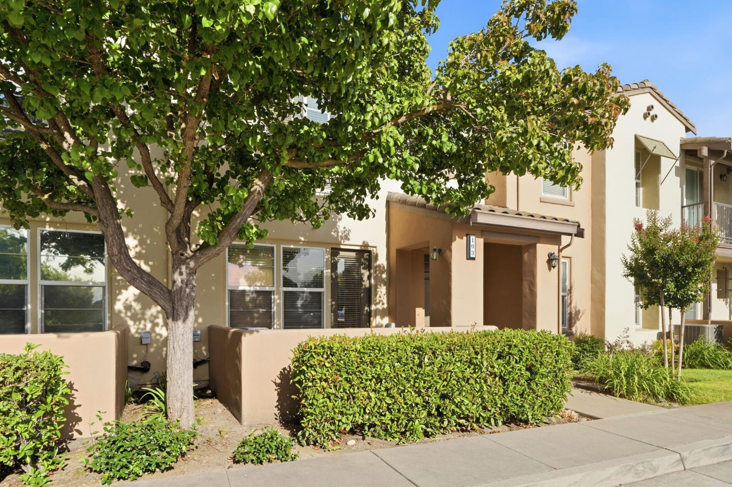 425 Regatta Lane 103