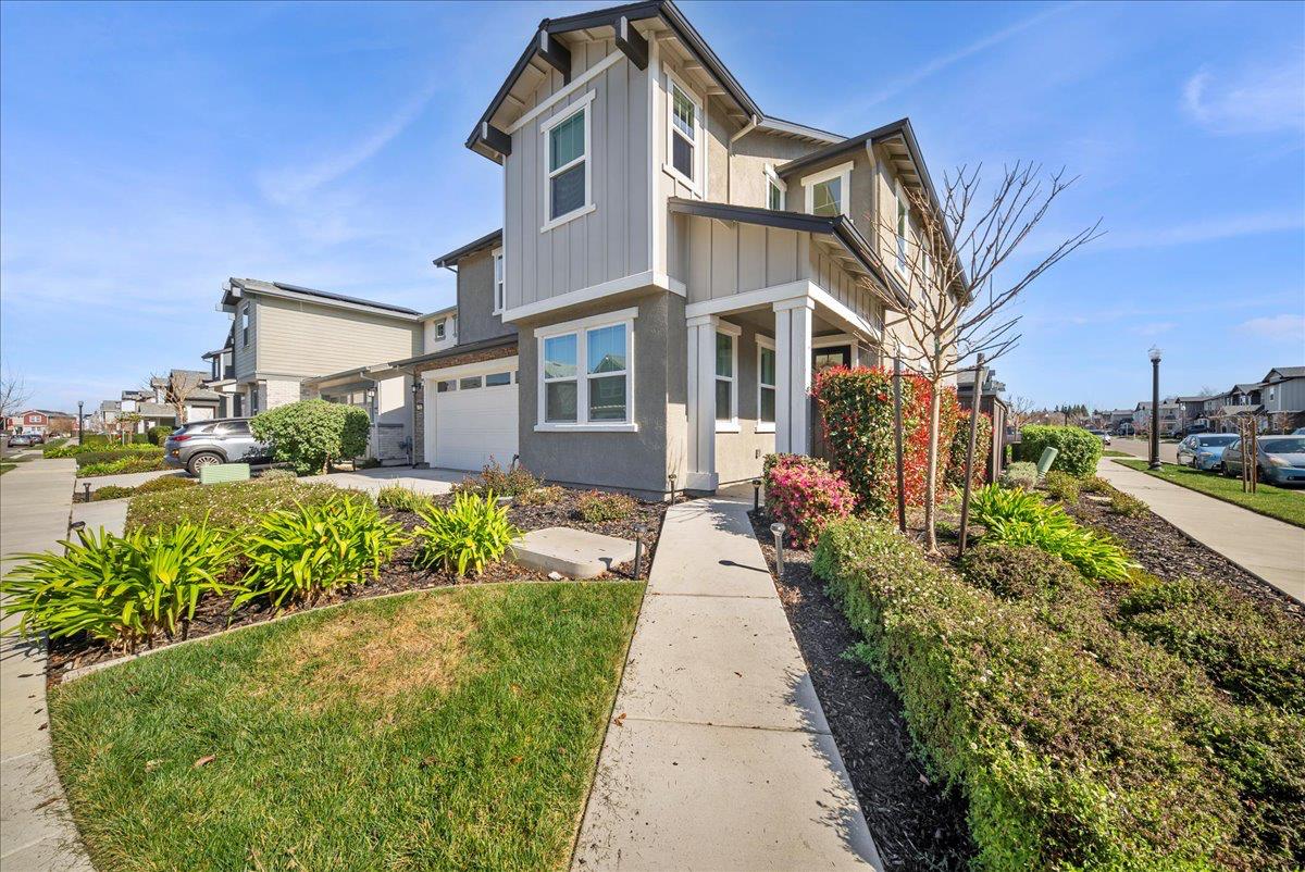 2702 Mossy Creek Street