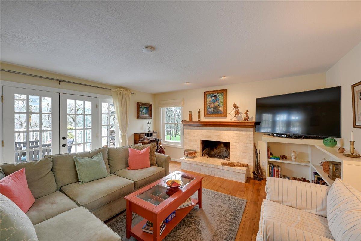 2100 Black Oak Road