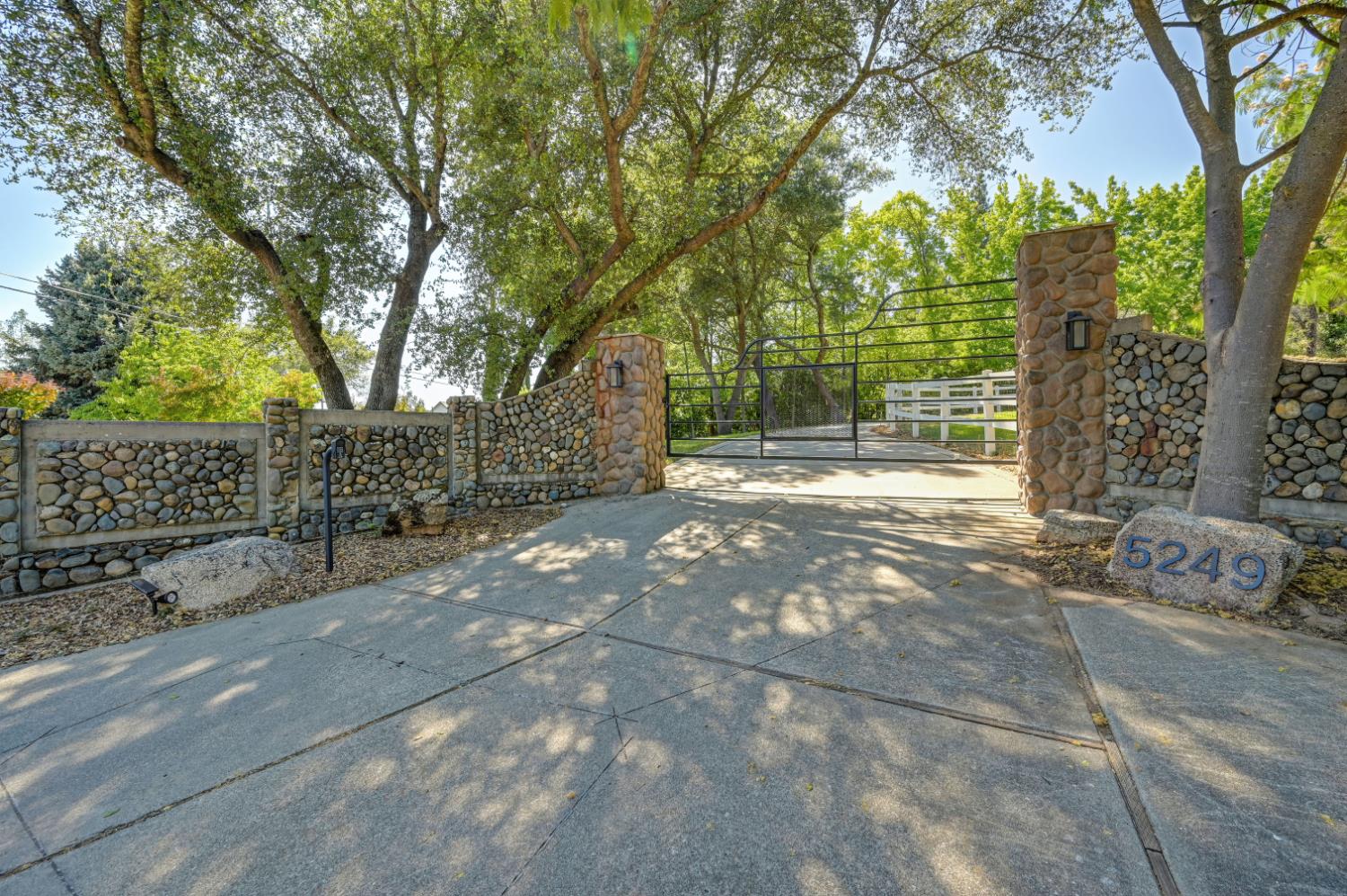 5249 Abbott Road