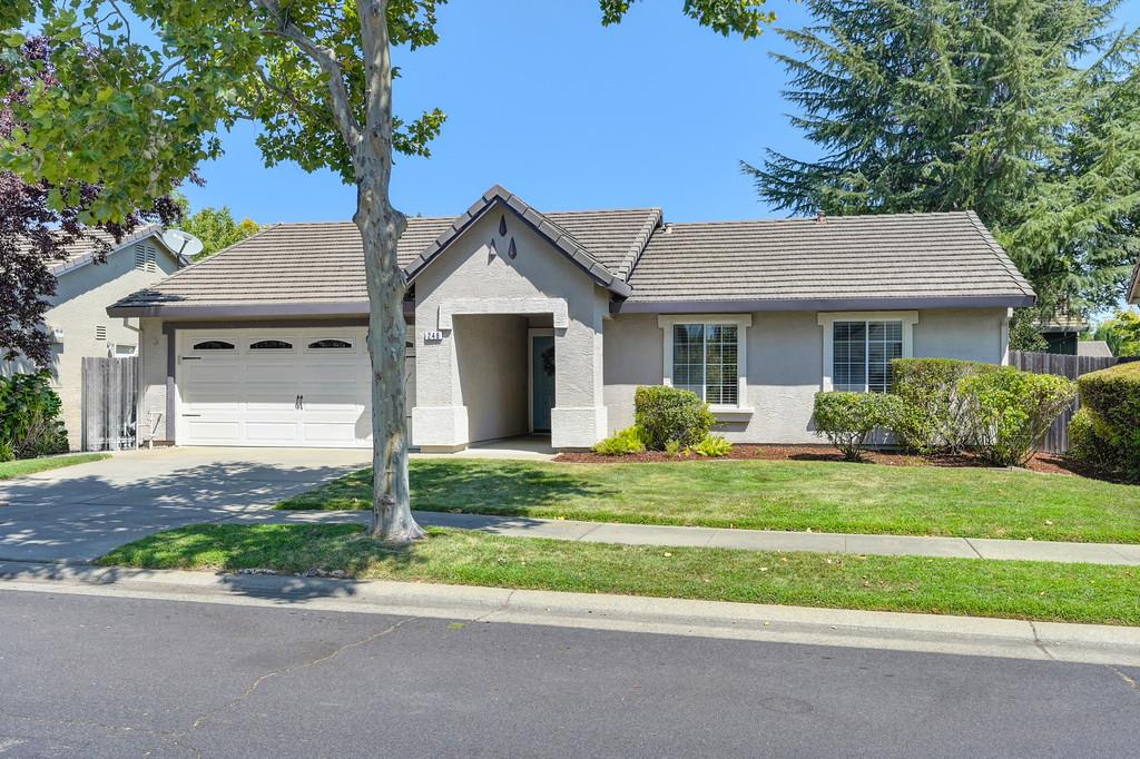 248 Summer Grove