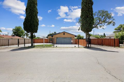 2432 E Willow Street Unit A & B, Stockton, CA 95205 - MLS#: 225047326