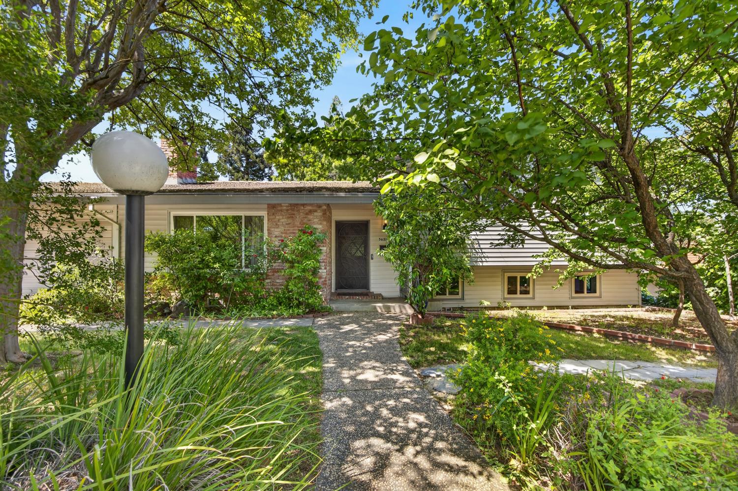 5637 Longwood Way