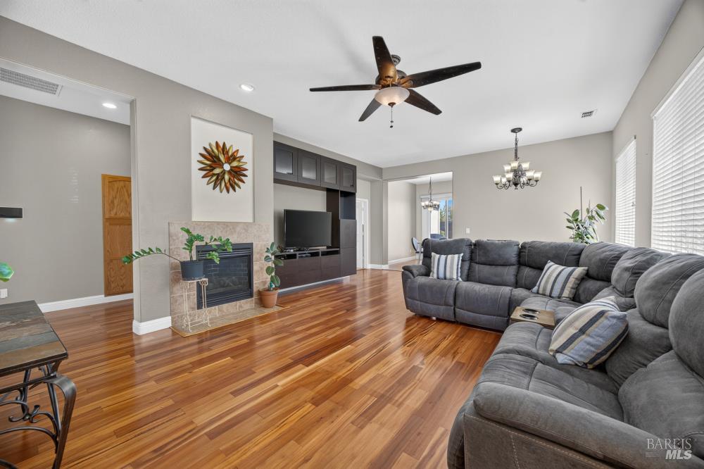 1664 Hickam Circle