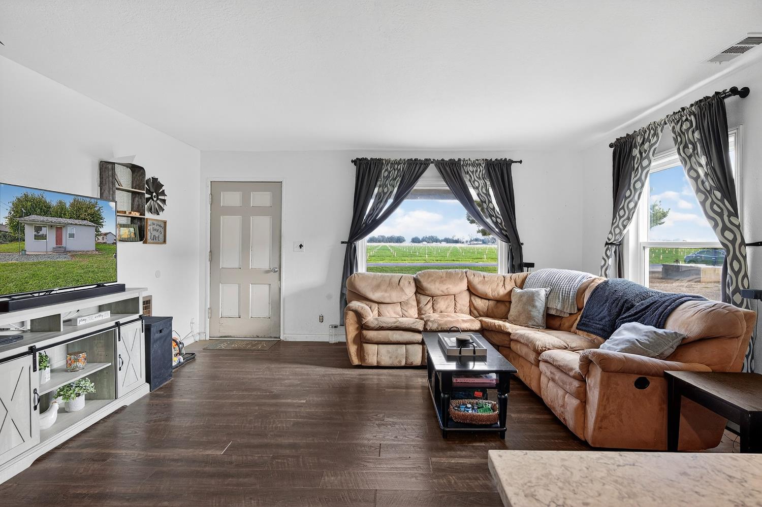 28015 N Blossom Road