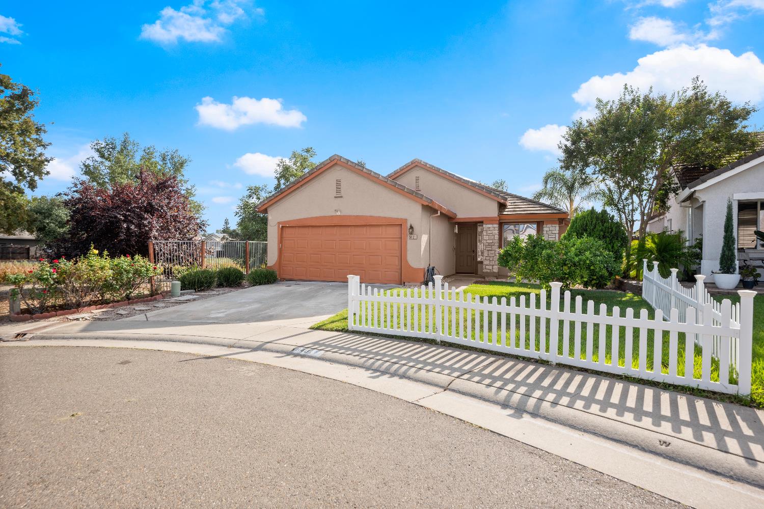 8401 Pinyon Pine Place