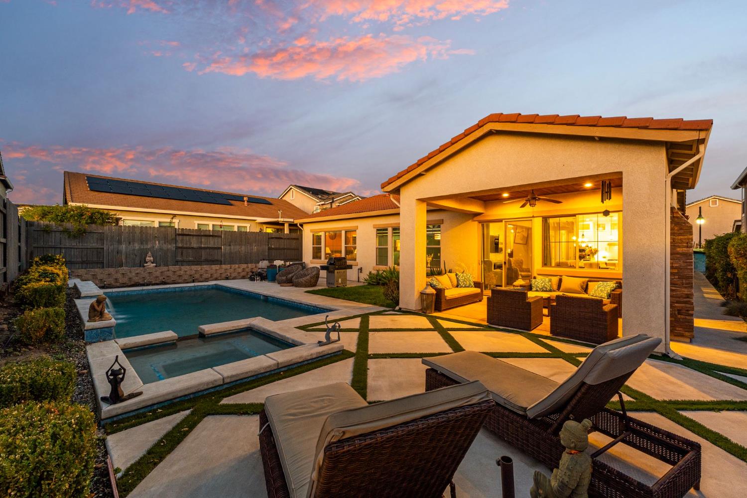 2702 Hidden Trail Loop