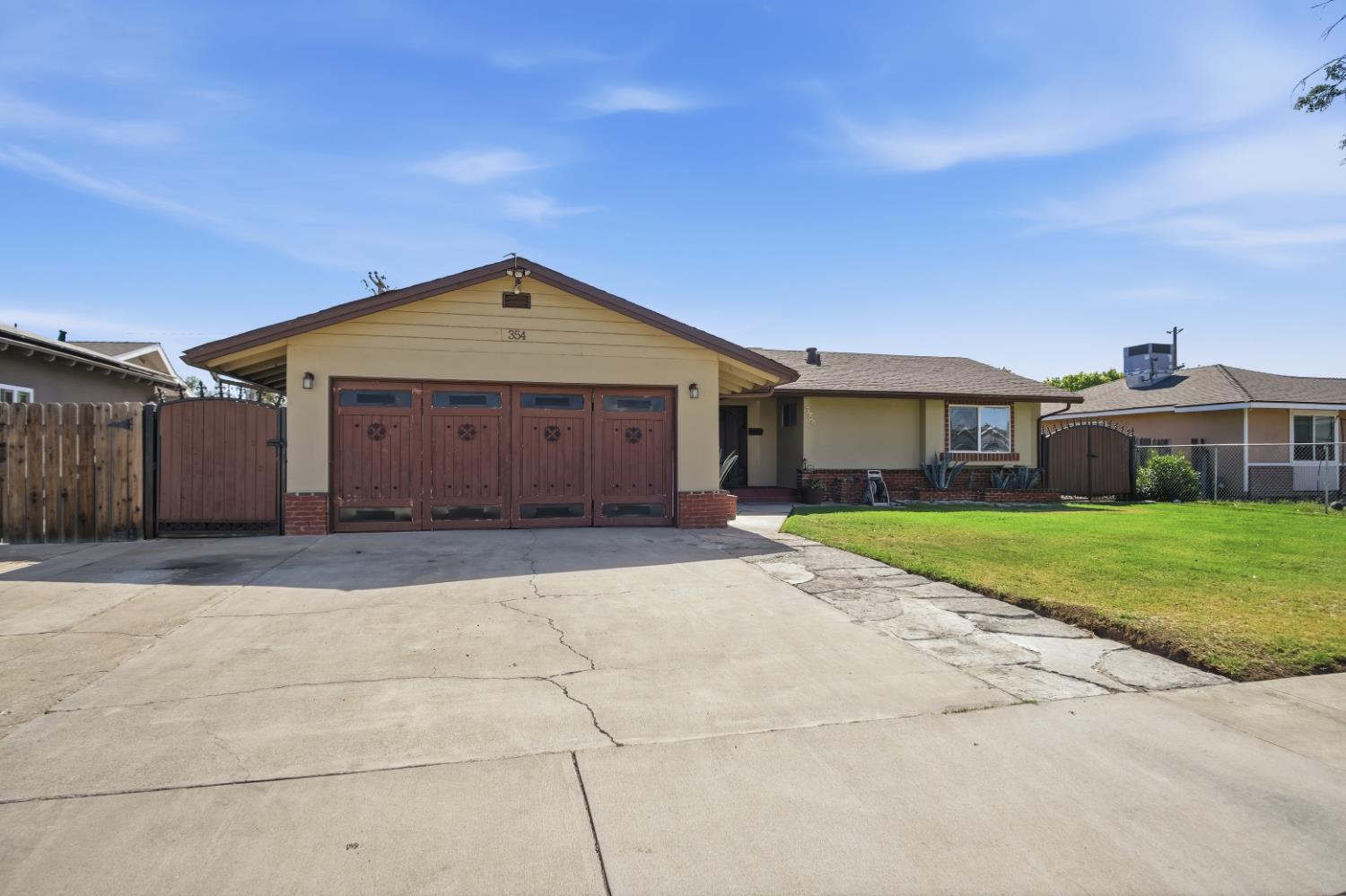 354 N Santa Inez St