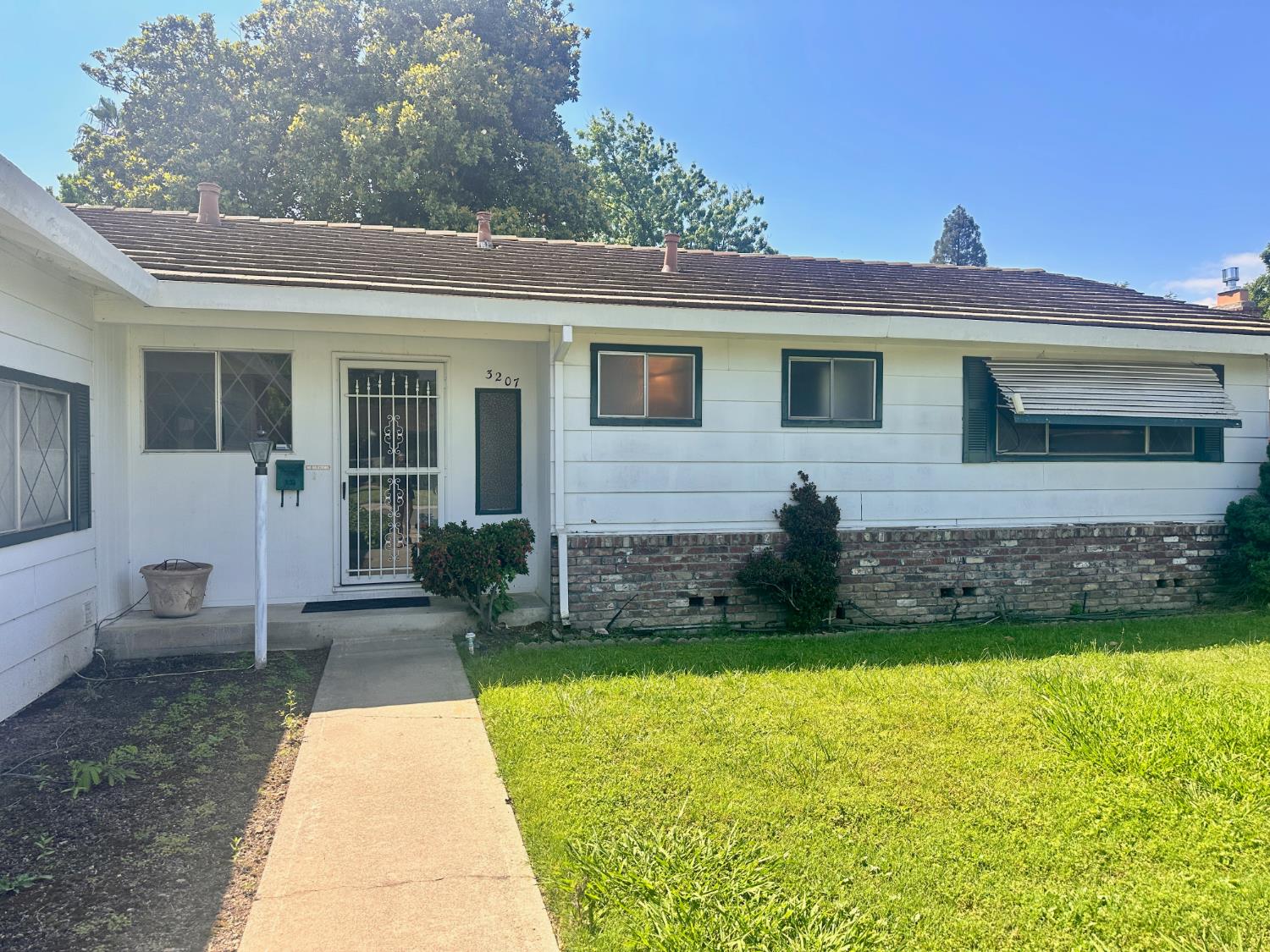 3207 Terry Way