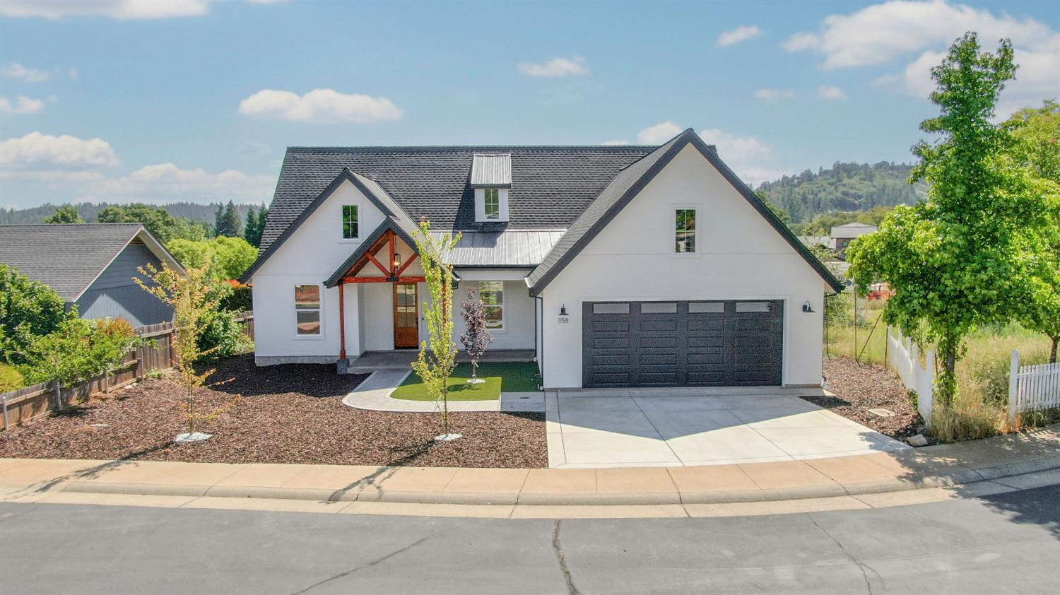 358 Oak Tree Circle