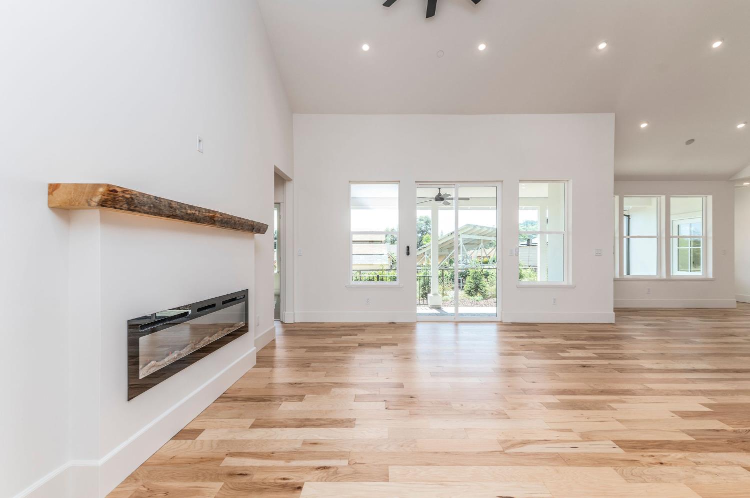 358 Oak Tree Circle