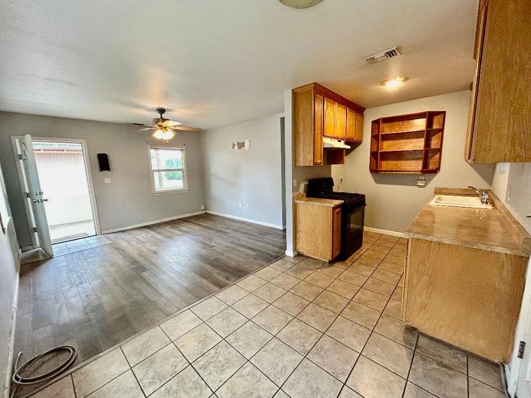 907 Orange Street