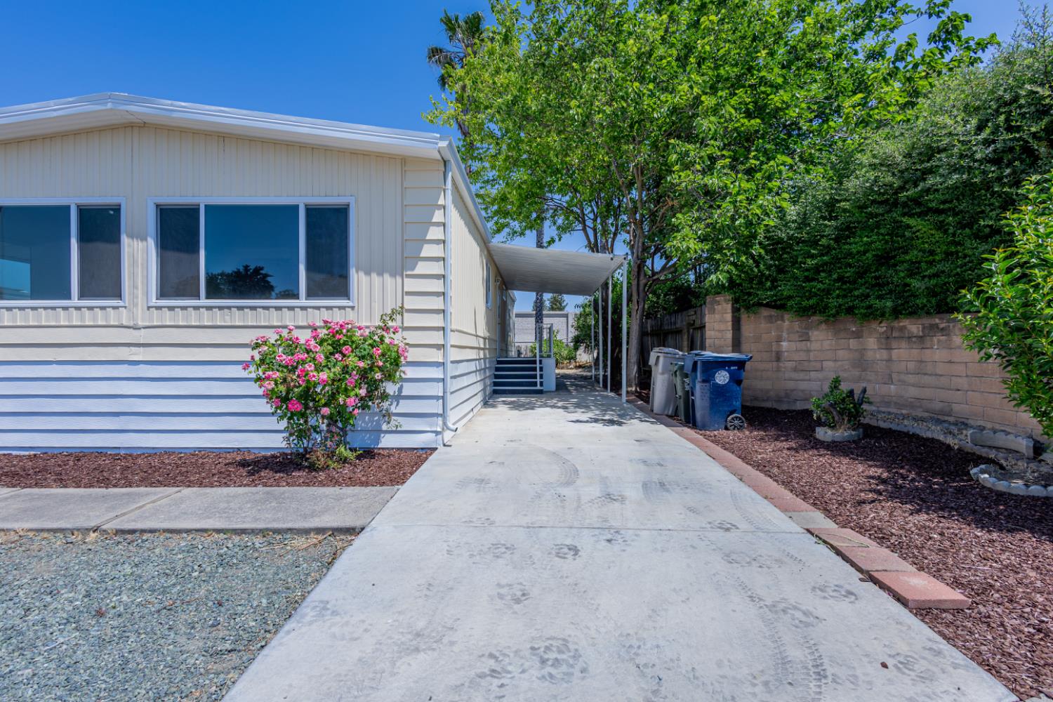 1 Bentley Avenue