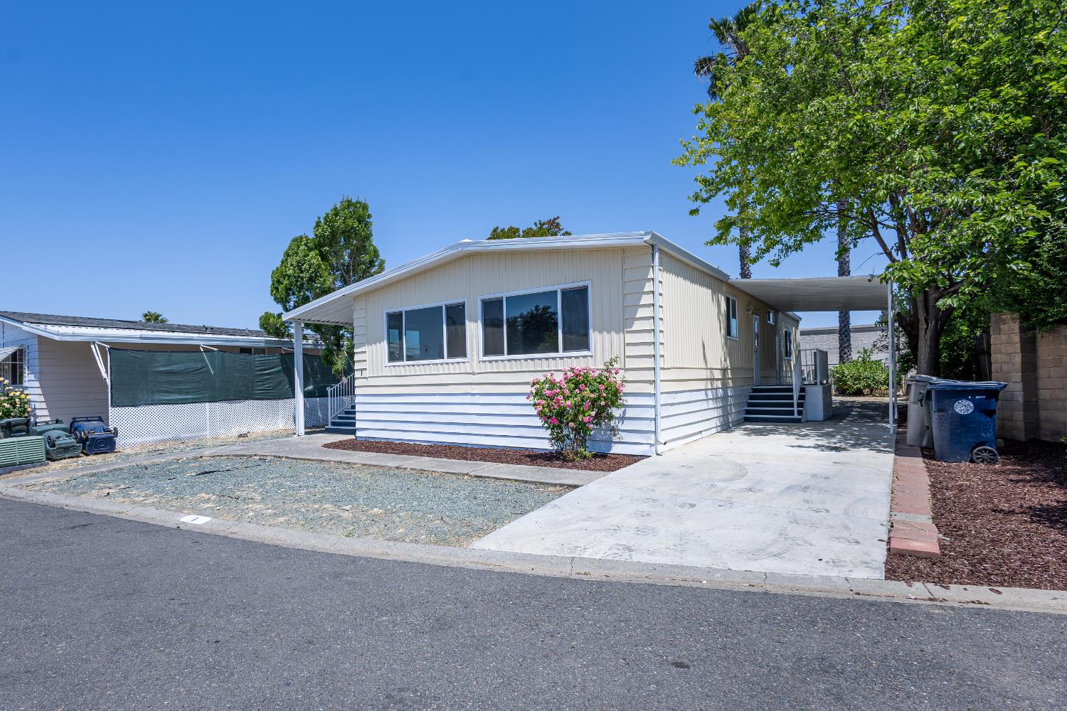 1 Bentley Avenue