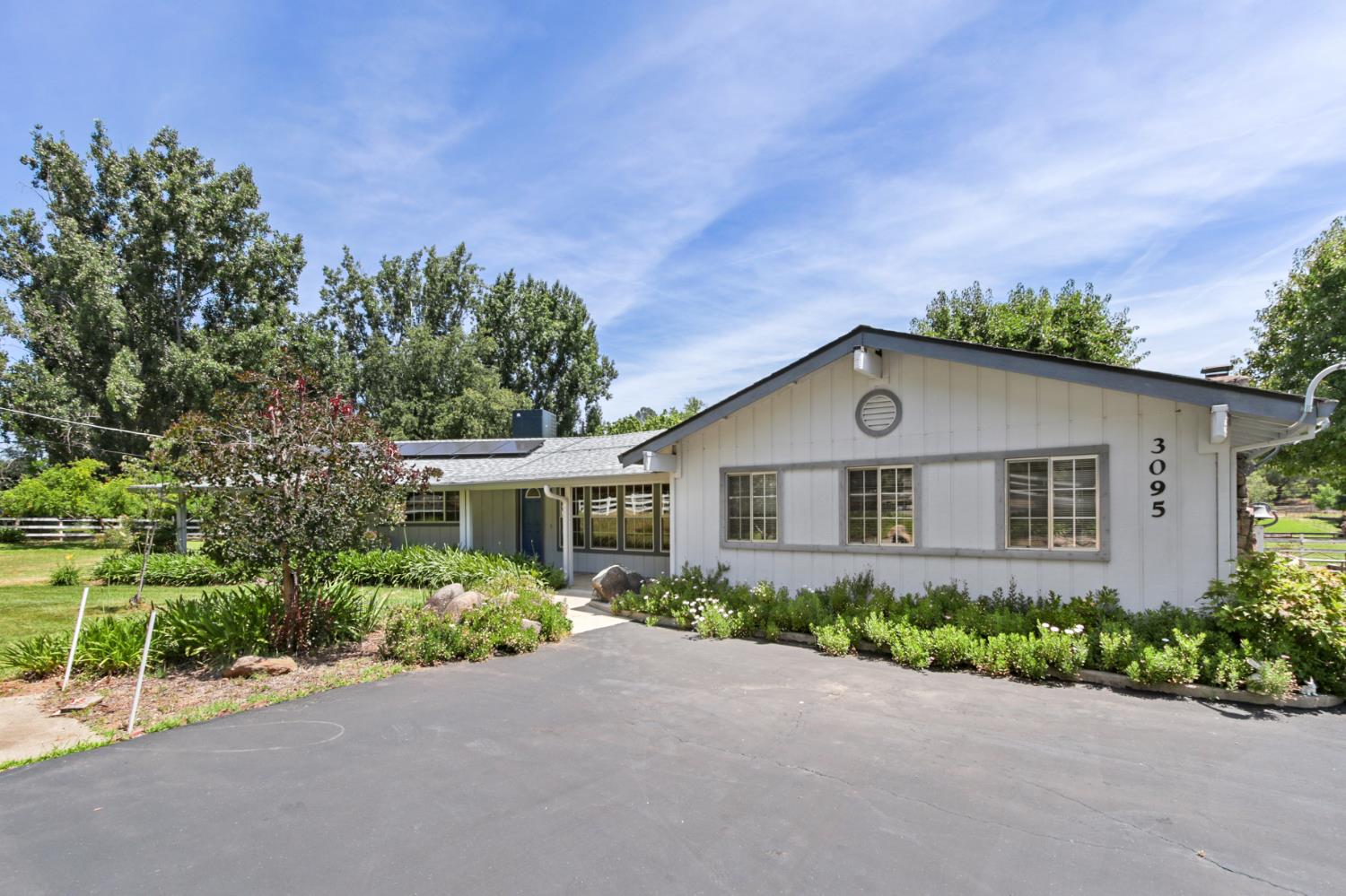 3095 Edgewood Lane