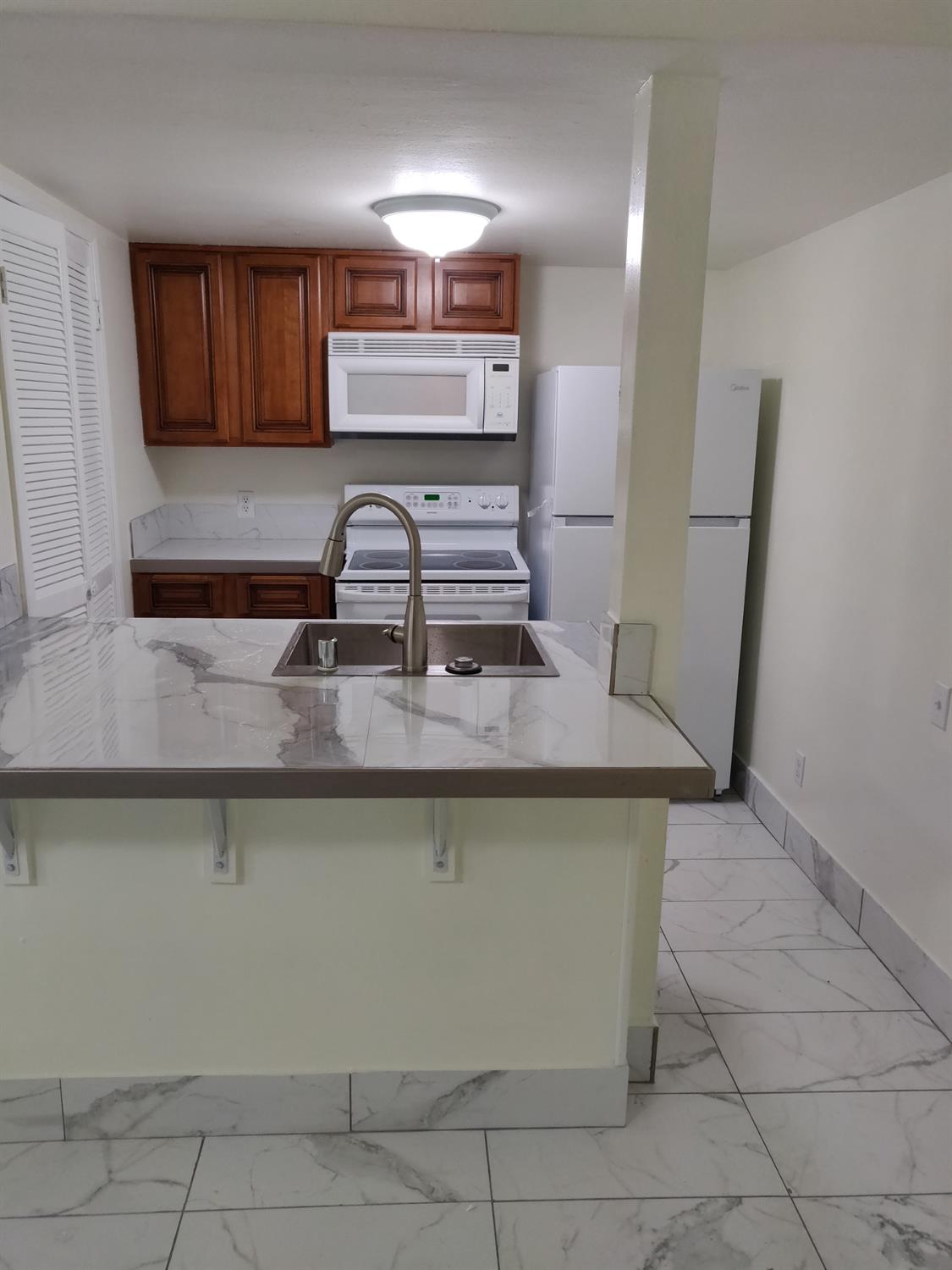 955 Fulton Avenue 547