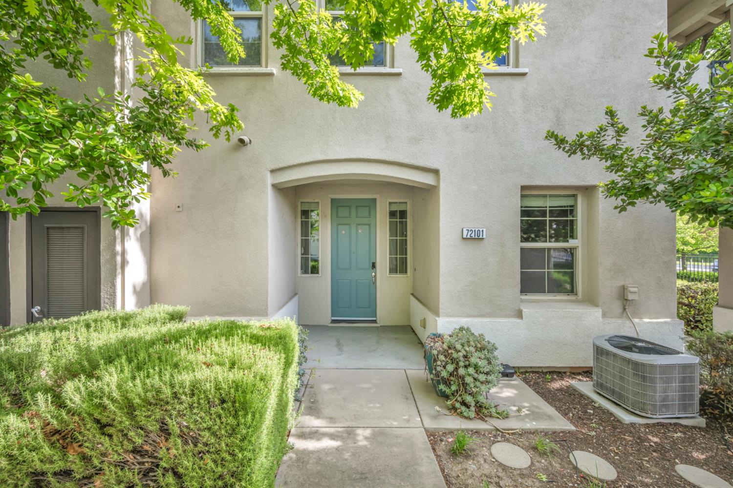 5301 E Commerce Way 72101