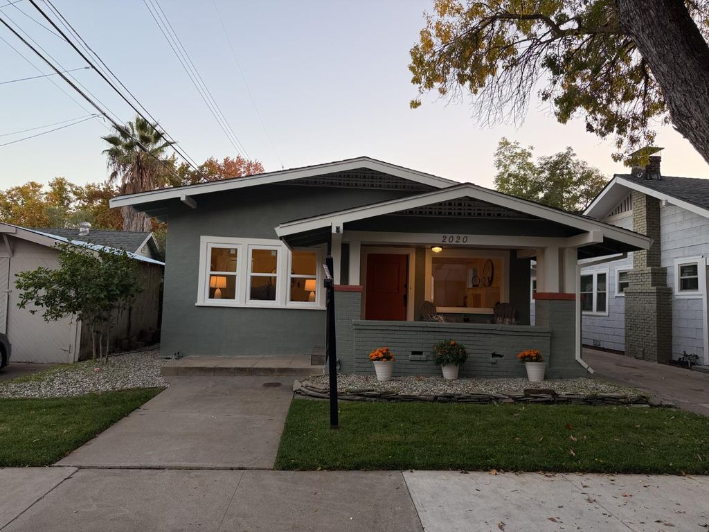 Photo of 2020 Sloat Avenue, Sacramento, CA 95818 (MLS # 225141714)
