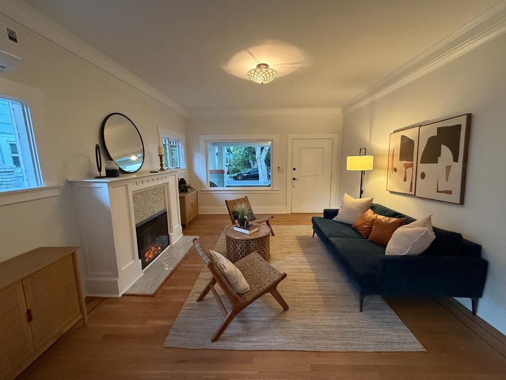 Photo of 2020 Sloat Avenue, Sacramento, CA 95818 (MLS # 225141714)