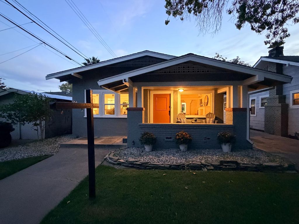Photo of 2020 Sloat Avenue, Sacramento, CA 95818 (MLS # 225141714)