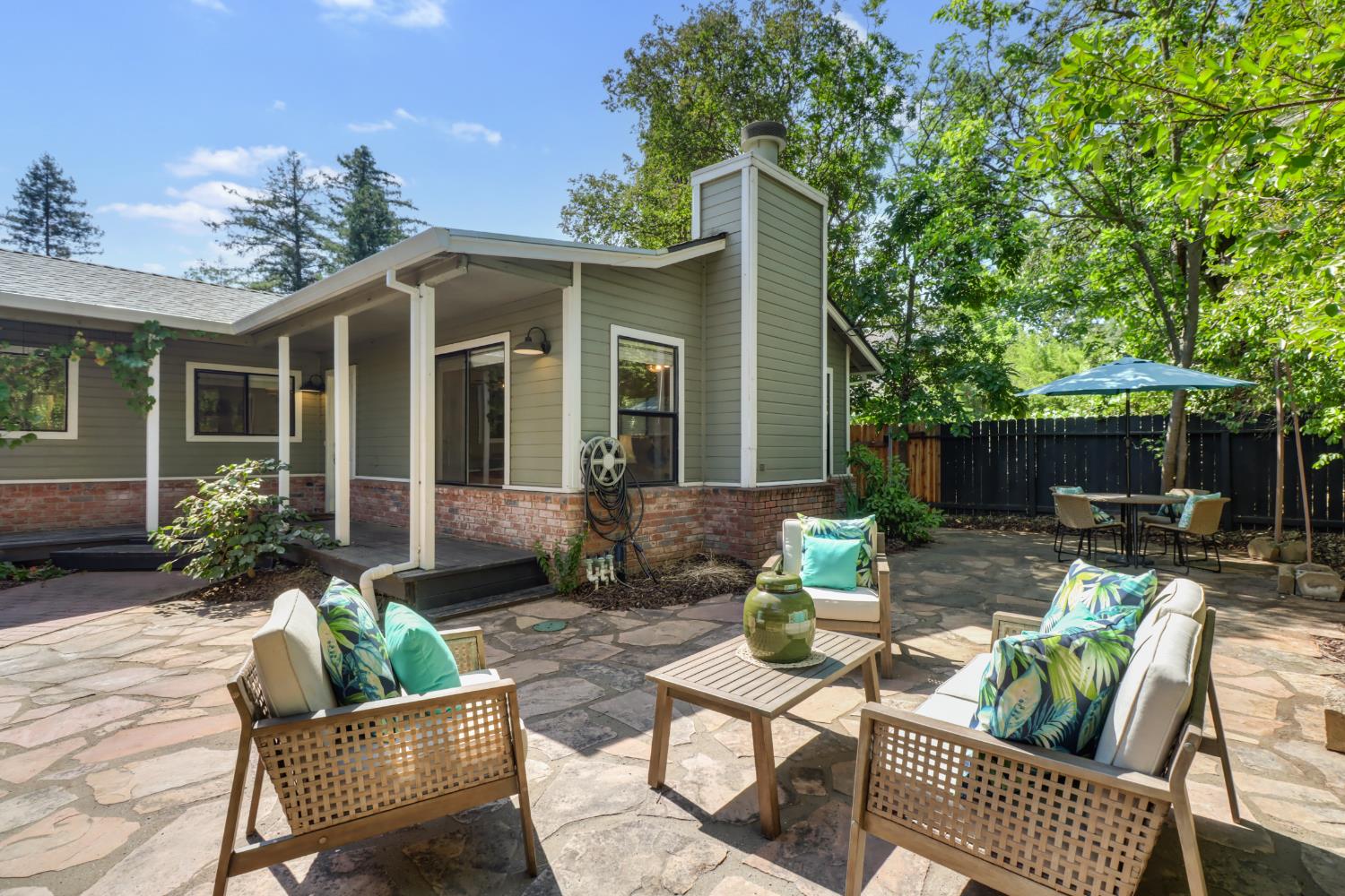 2122 Gunn Road