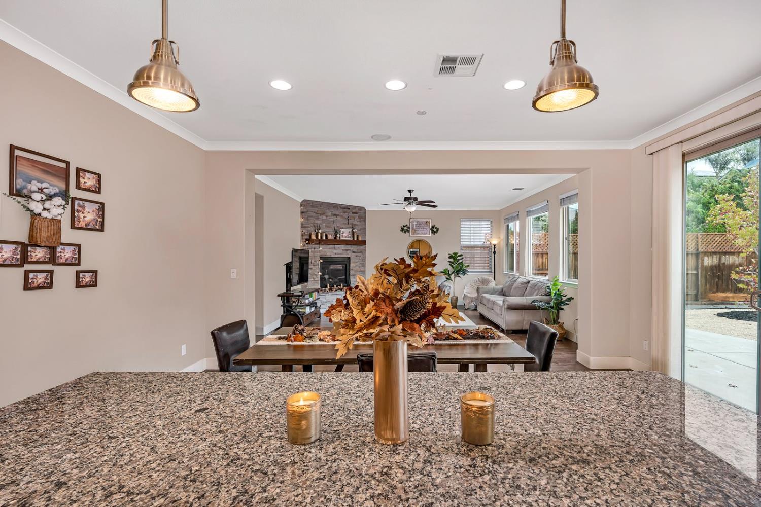 Hollister, California 95023, United States, 3 Bedrooms Bedrooms, ,3 BathroomsBathrooms,Residential,Active,225851