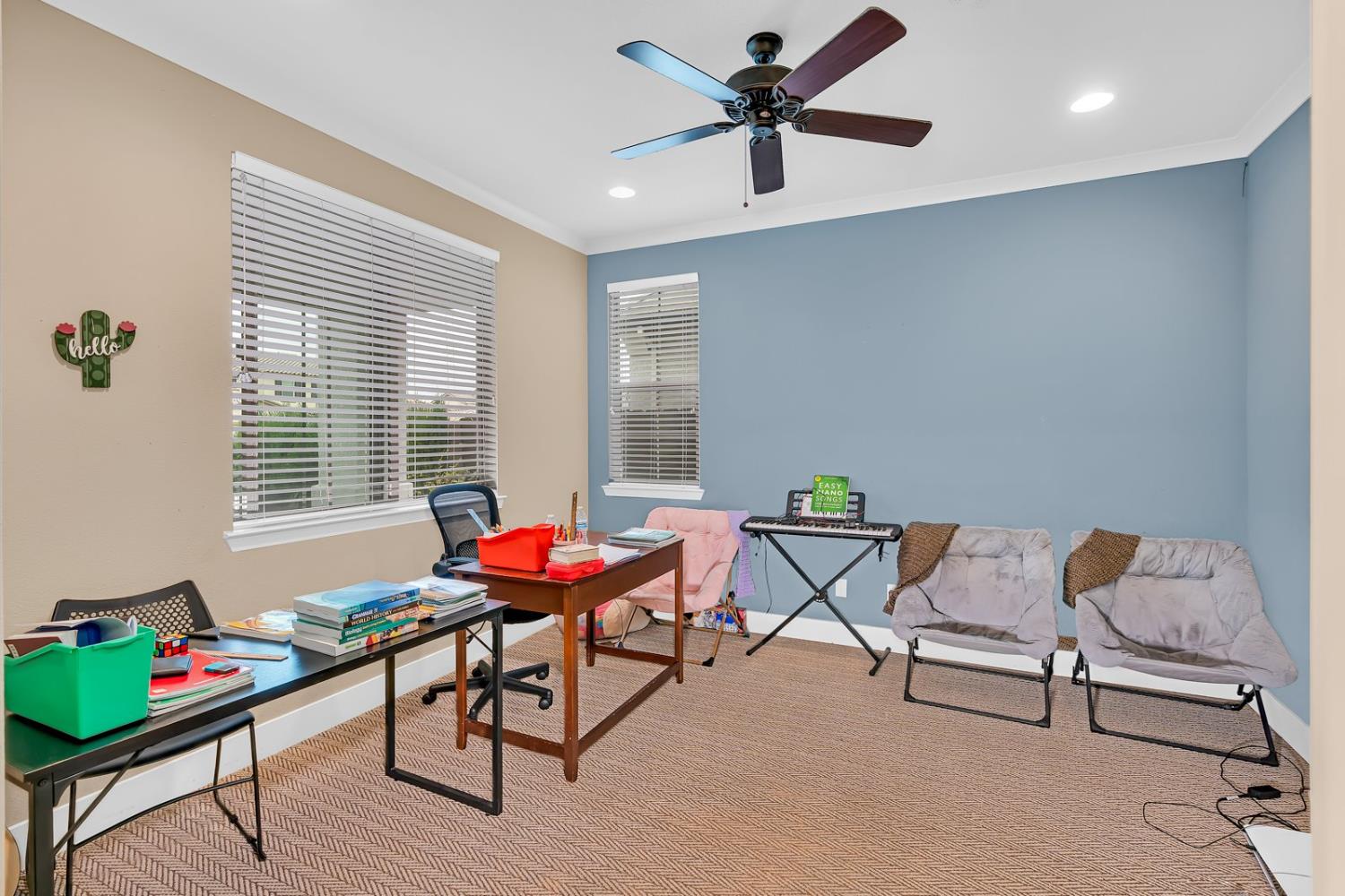 Hollister, California 95023, United States, 3 Bedrooms Bedrooms, ,3 BathroomsBathrooms,Residential,Active,225851