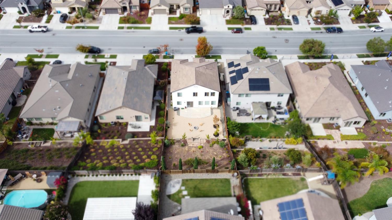 Hollister, California 95023, United States, 3 Bedrooms Bedrooms, ,3 BathroomsBathrooms,Residential,Active,225851