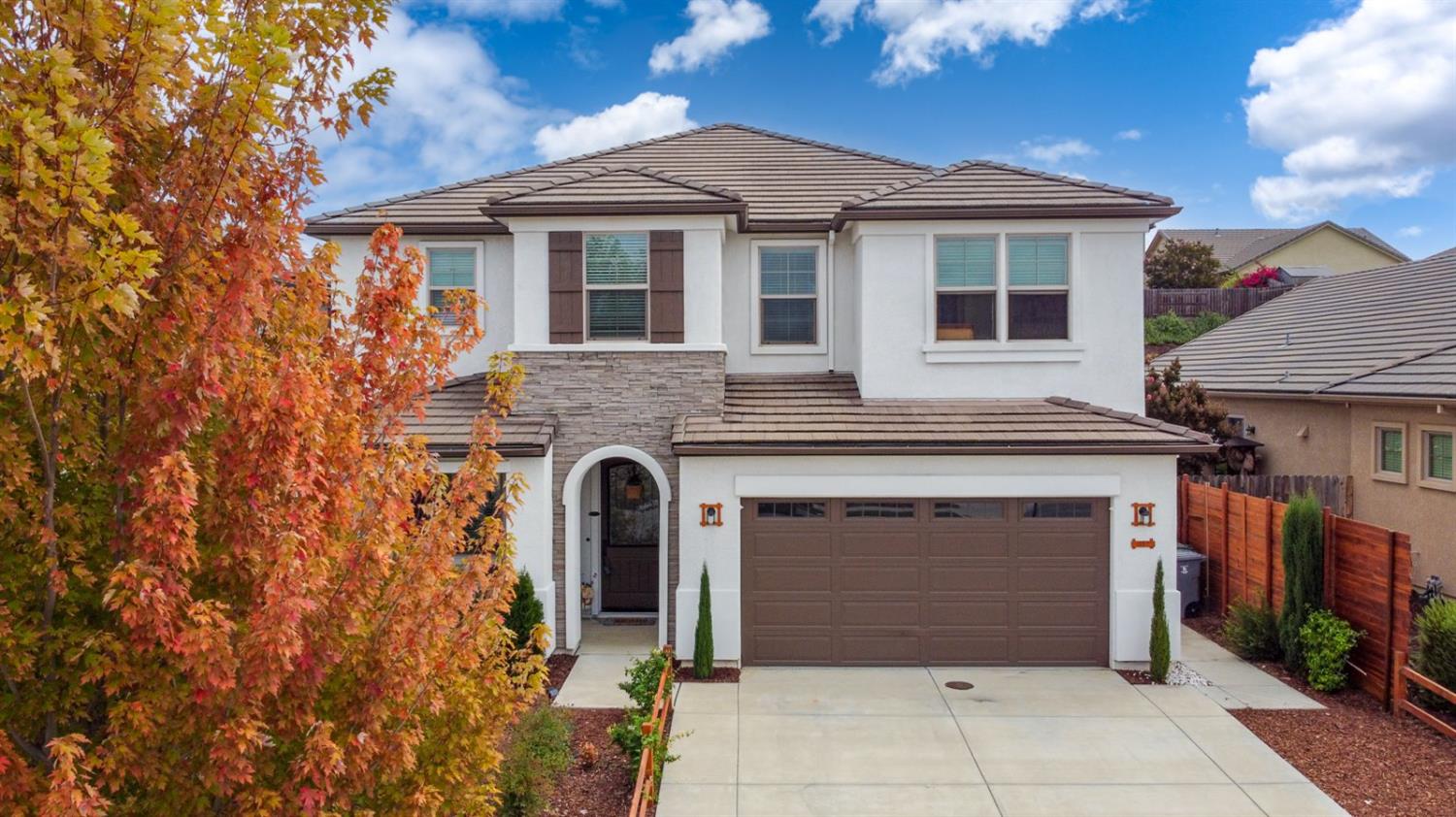 Hollister, California 95023, United States, 3 Bedrooms Bedrooms, ,3 BathroomsBathrooms,Residential,Active,225851